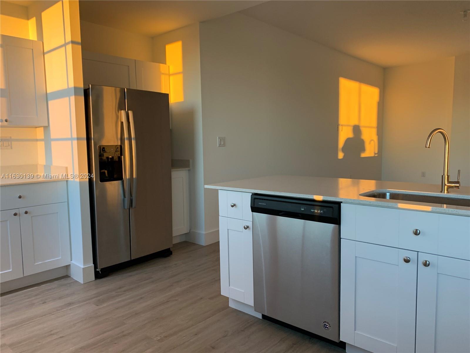 4100 Davie Rd Unit: 300