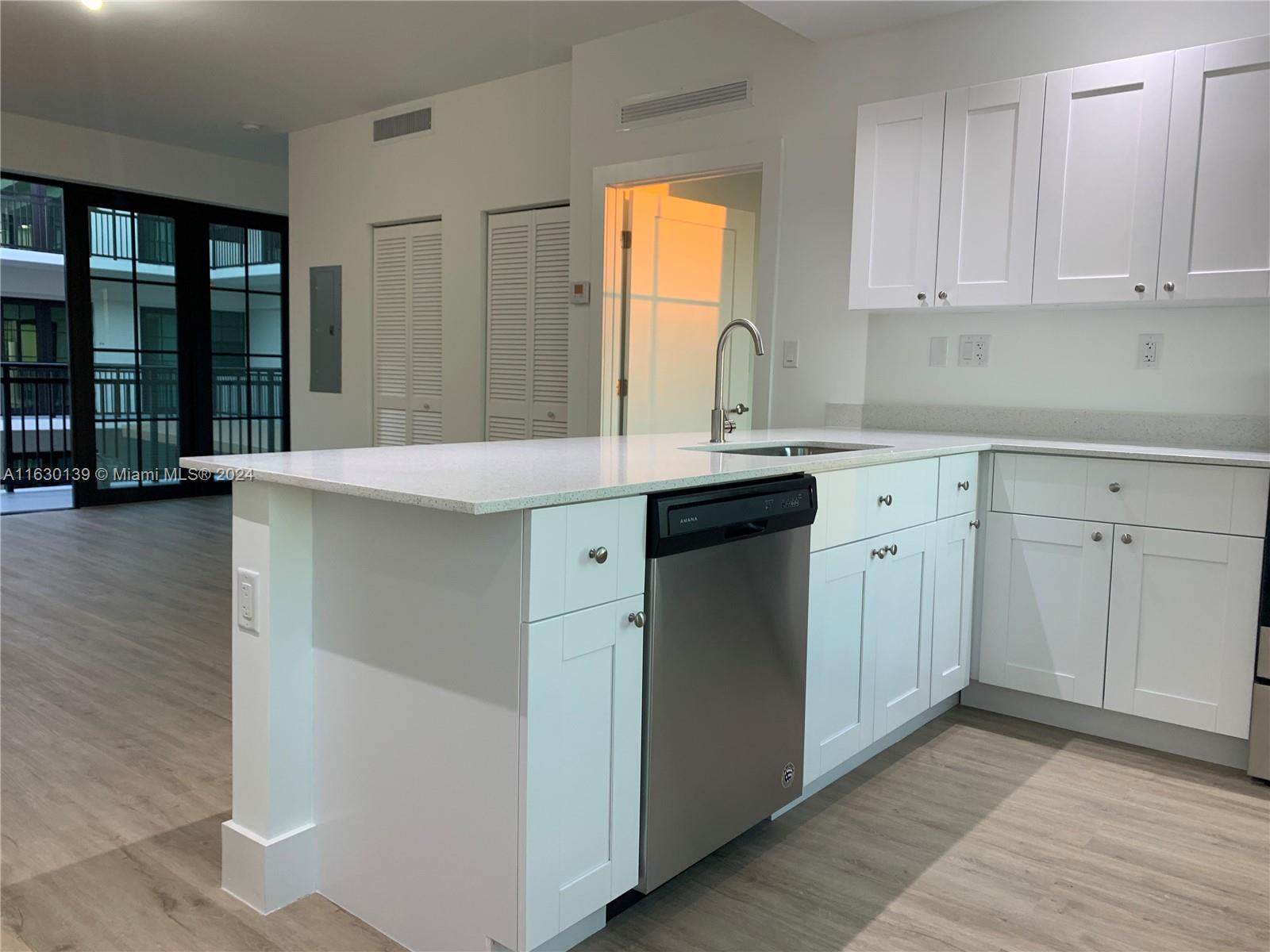 4100 Davie Rd Unit: 300