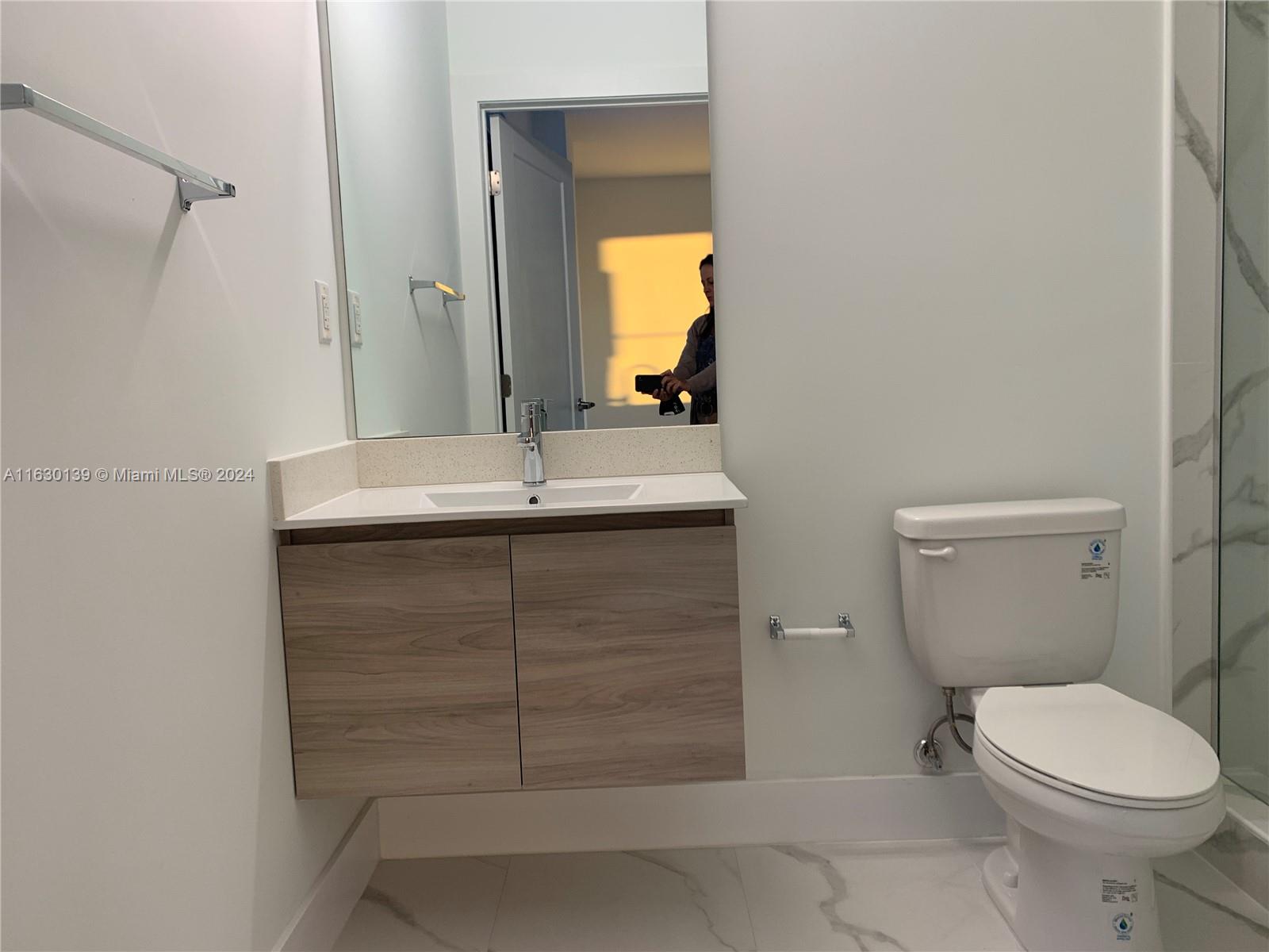 4100 Davie Rd Unit: 300