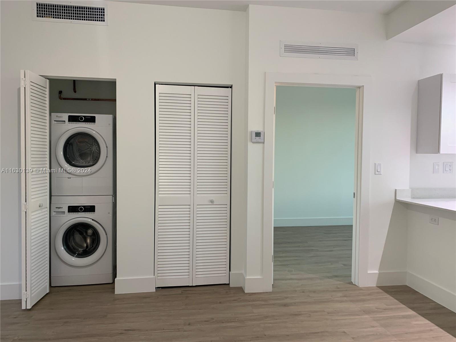 4100 Davie Rd Unit: 300