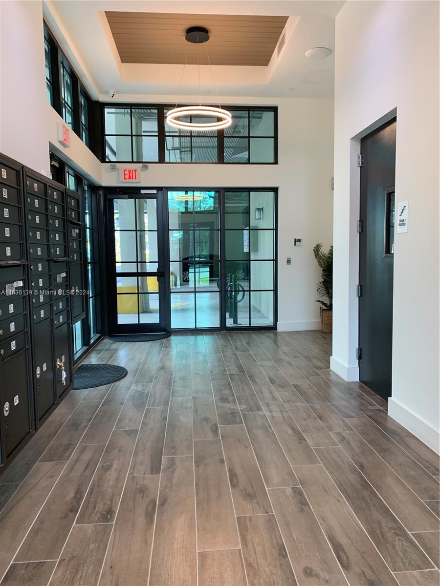 4100 Davie Rd Unit: 300