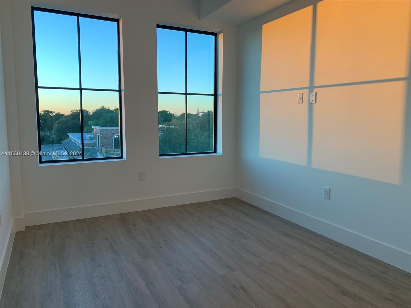 4100 Davie Rd Unit: 300