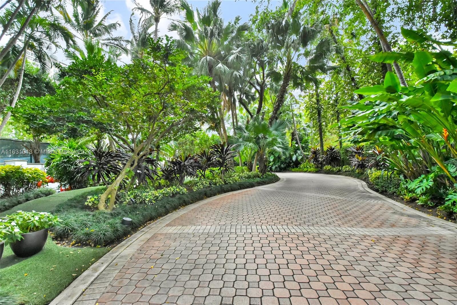 2127 Brickell Ave # 2502