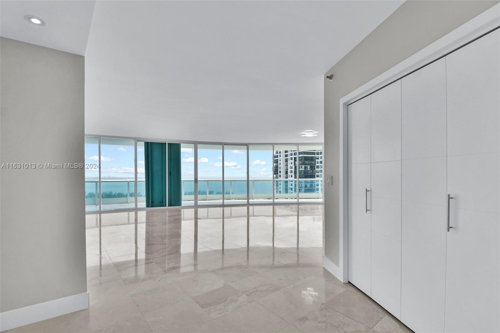 2127 Brickell Ave # 2502