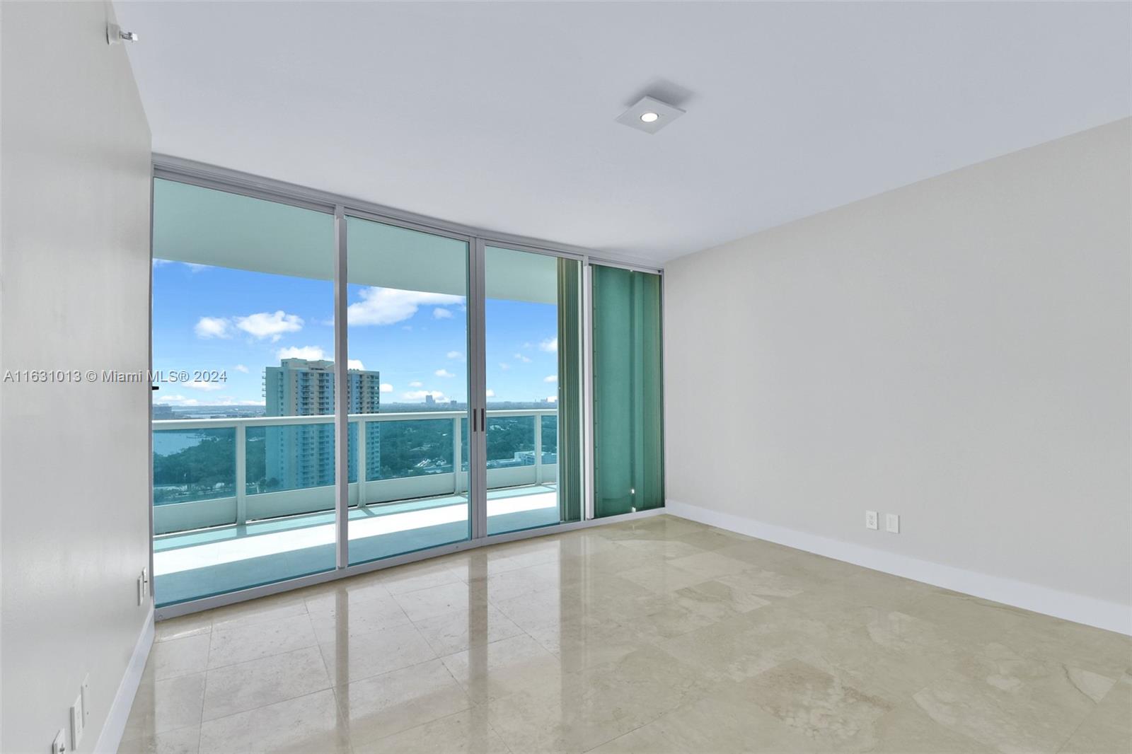 2127 Brickell Ave # 2502