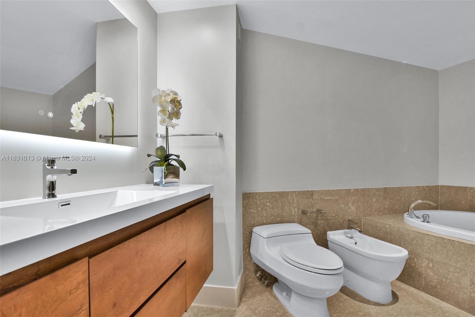 2127 Brickell Ave # 2502