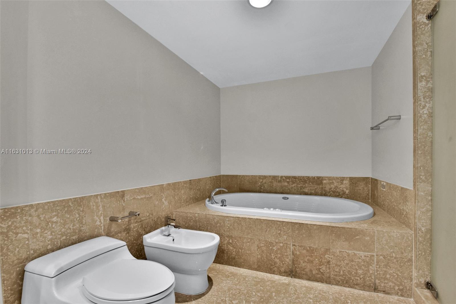 2127 Brickell Ave # 2502