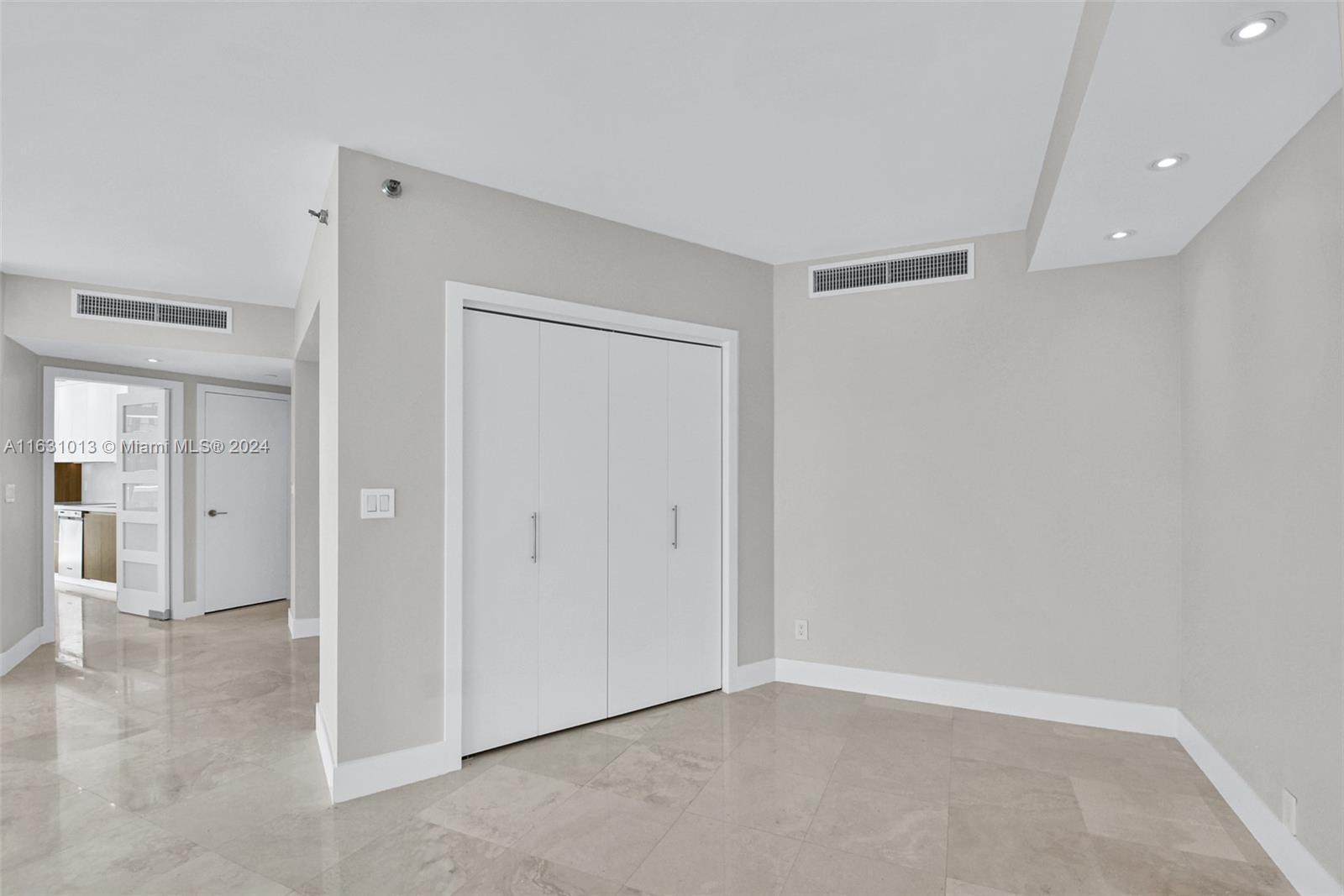 2127 Brickell Ave # 2502