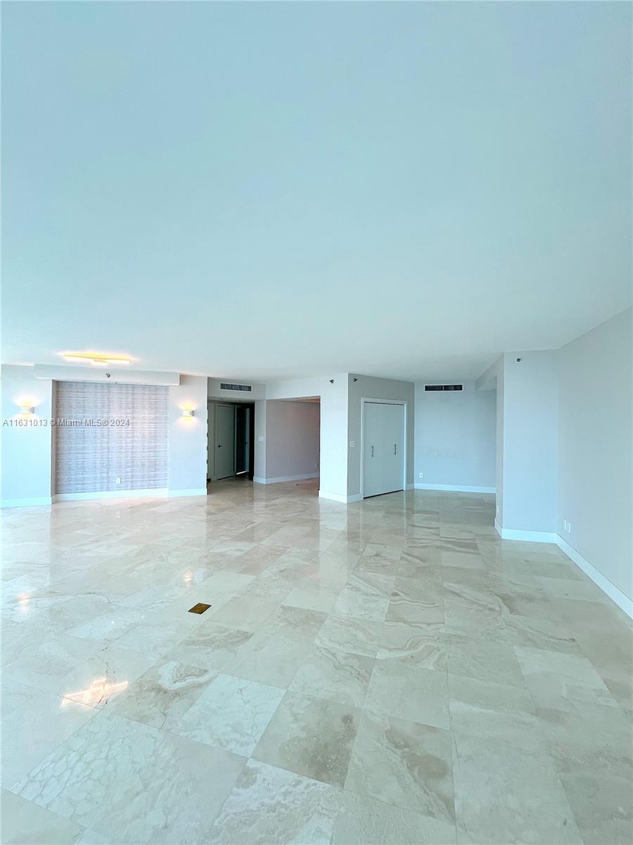 2127 Brickell Ave # 2502