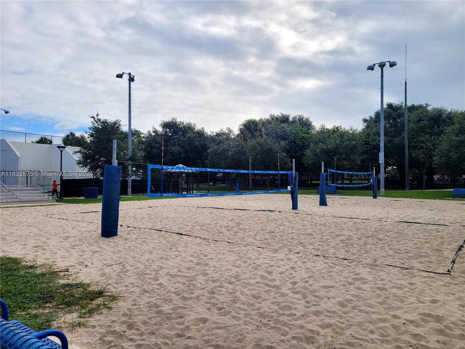 4400 NW 9th St