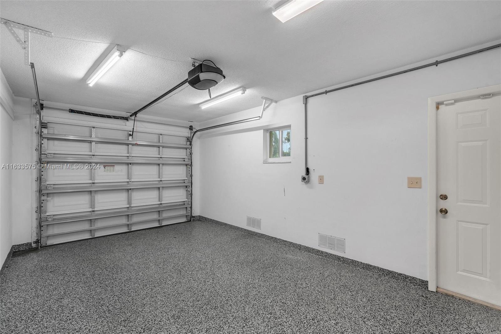 4400 NW 9th St