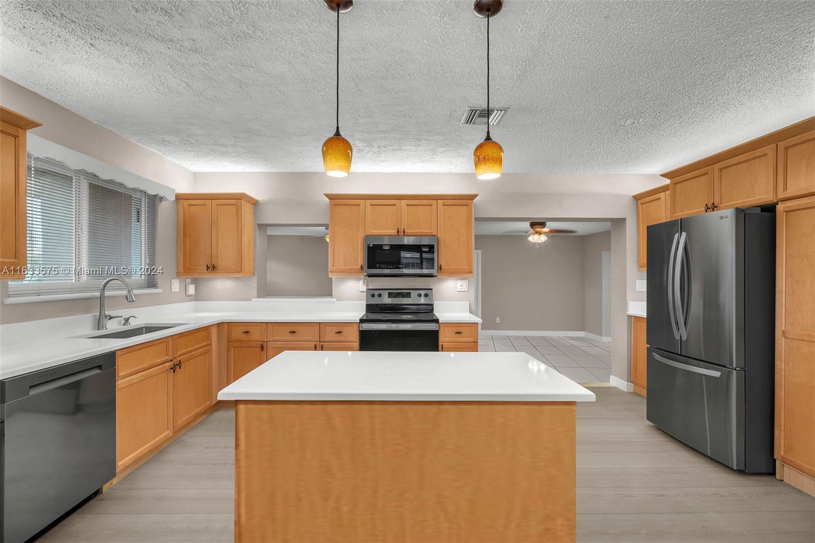 4400 NW 9th St