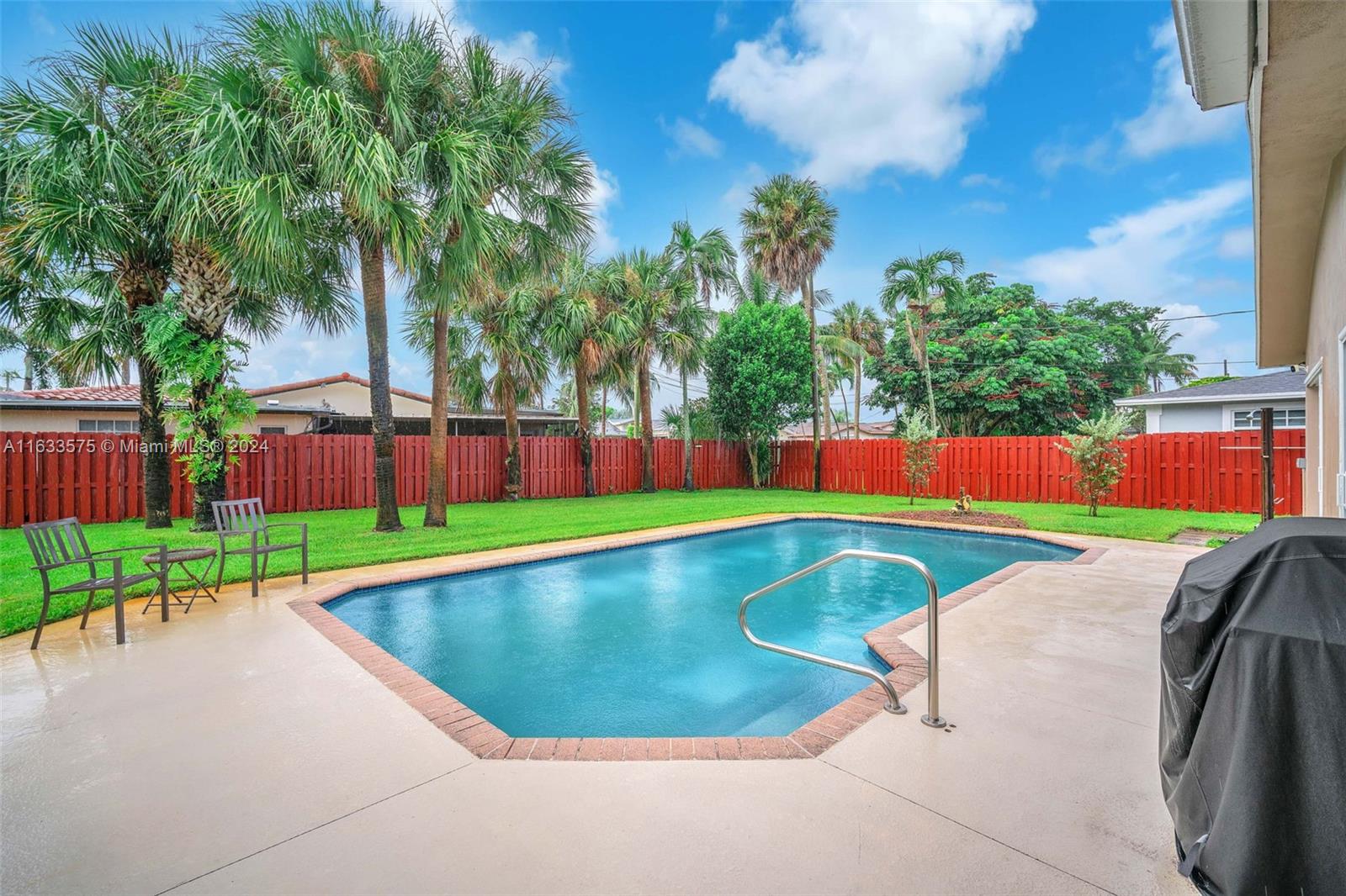 4400 NW 9th St