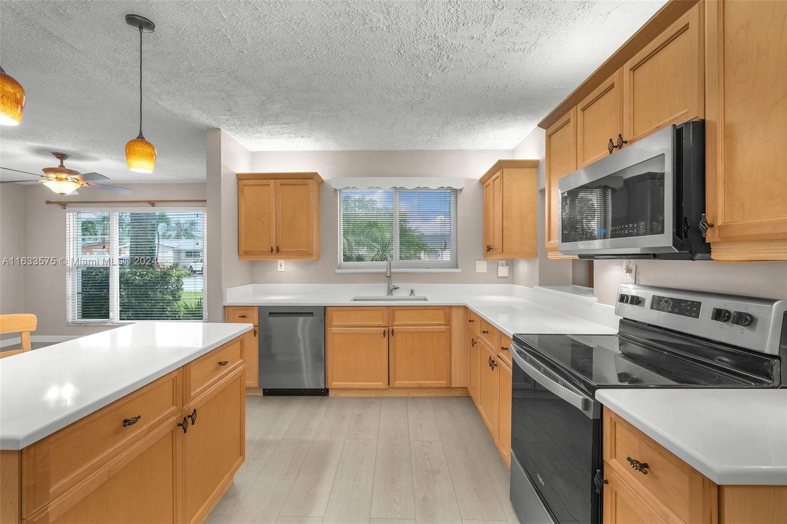 4400 NW 9th St