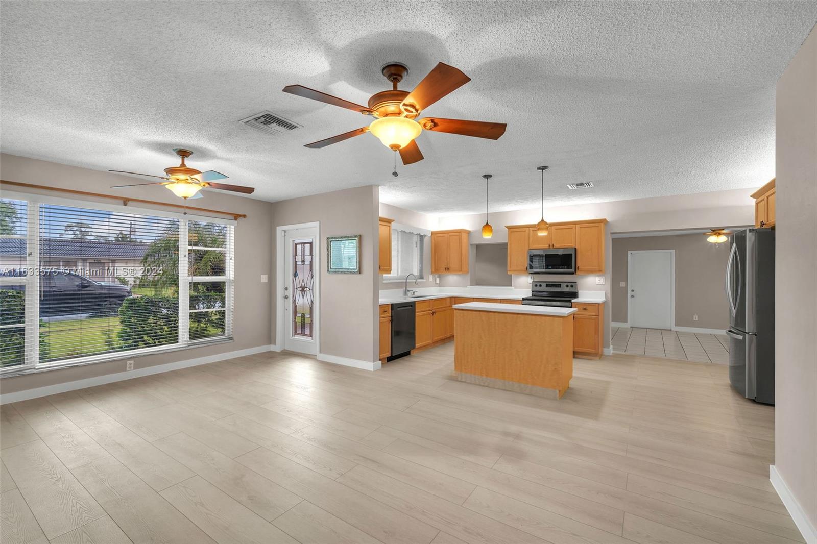 4400 NW 9th St