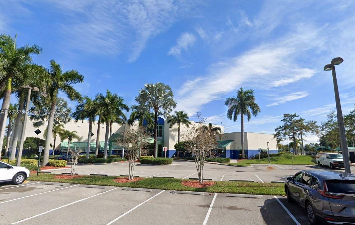 4400 NW 9th St