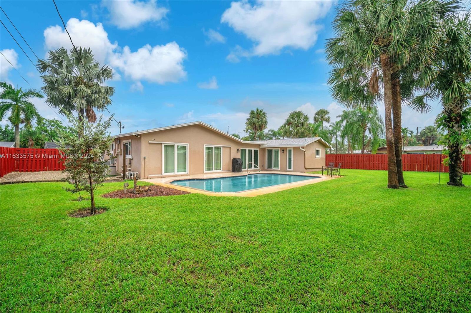 4400 NW 9th St