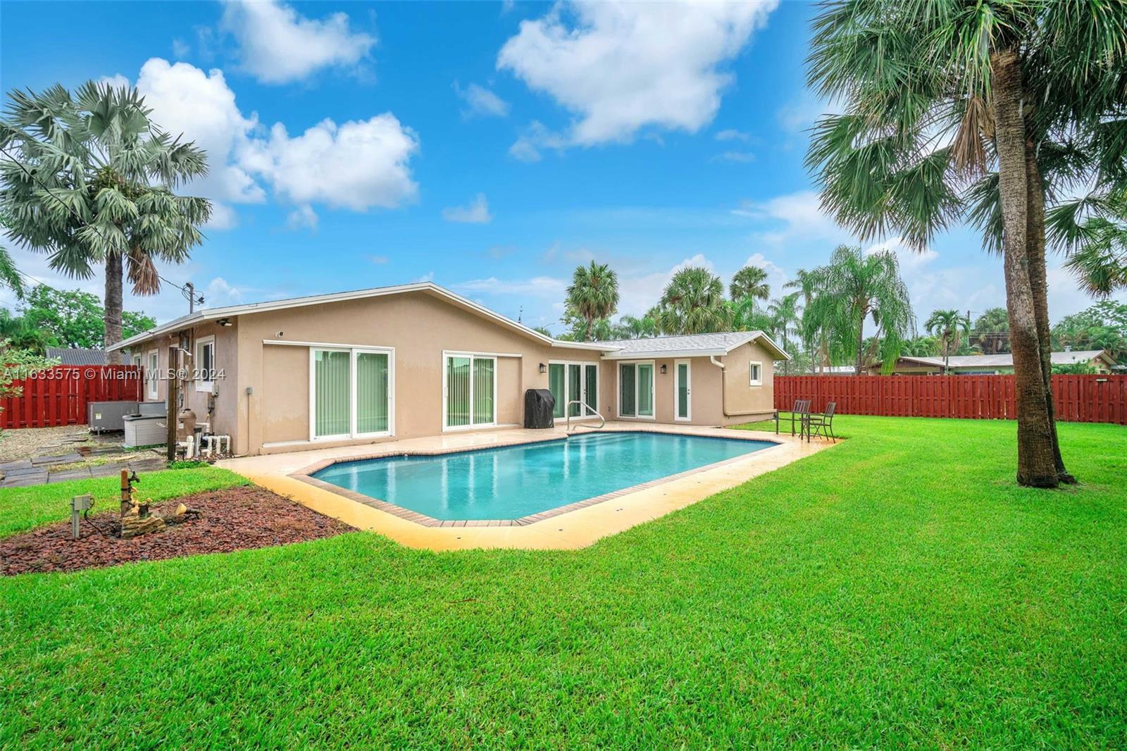 4400 NW 9th St