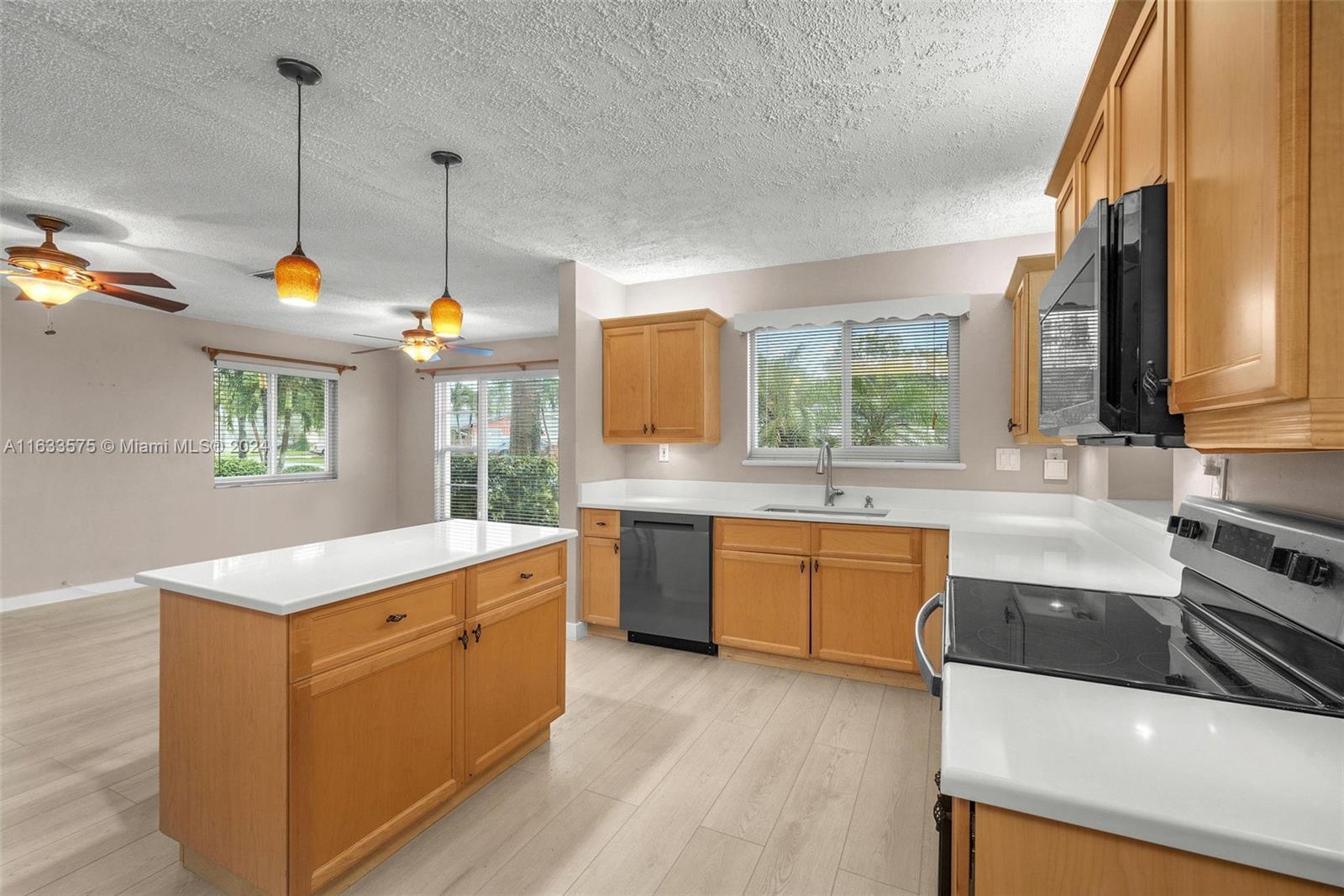 4400 NW 9th St