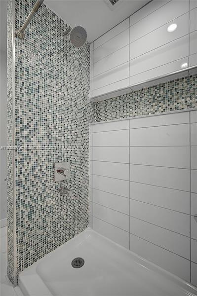 2200 NE 33rd Ave # 3F