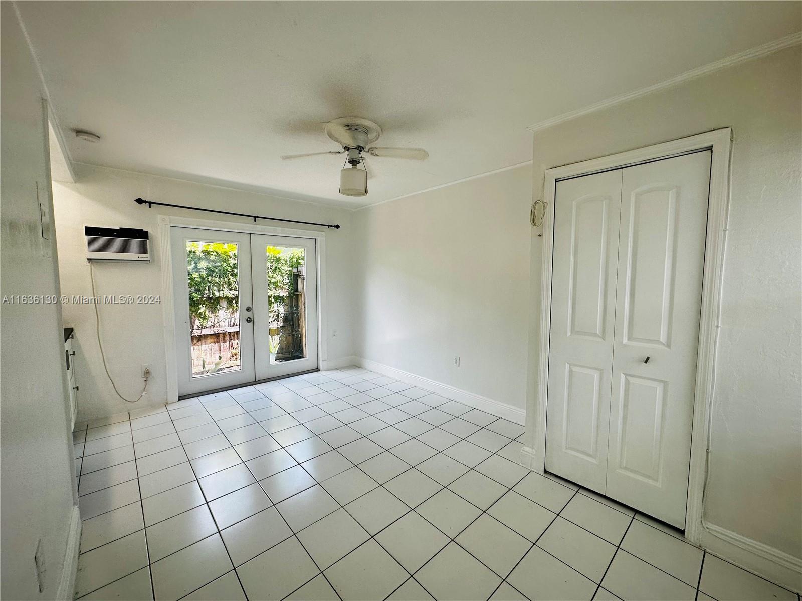 1004 N 16th Ave # 2
