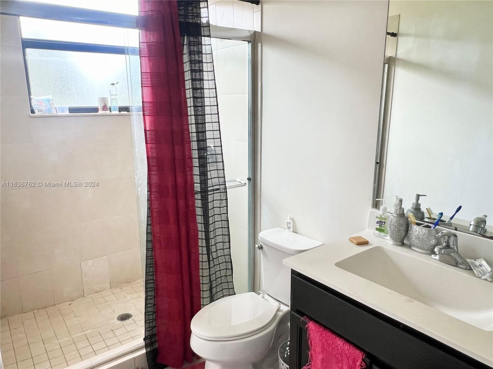 101 NE 37th Pl # 101