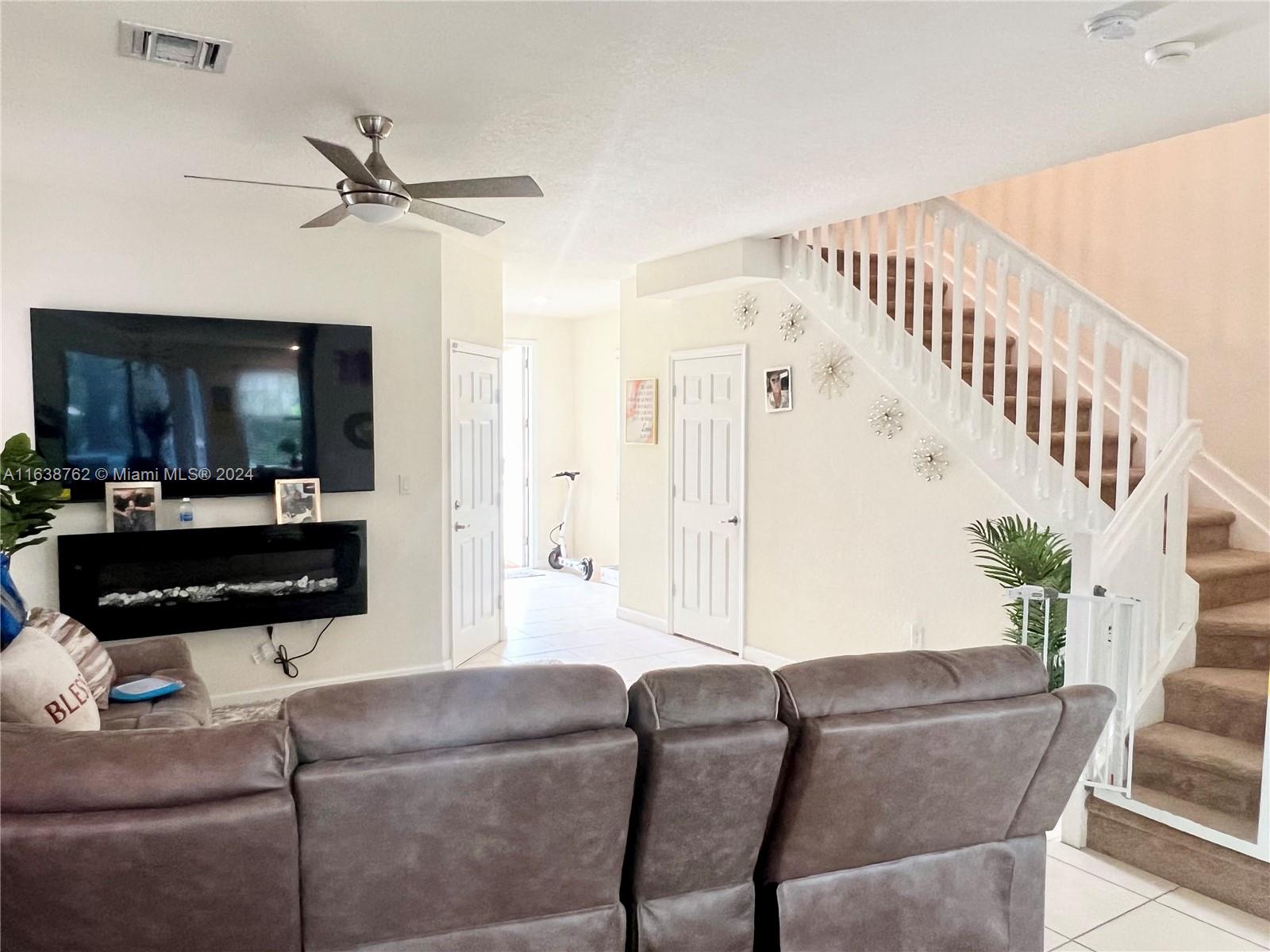 101 NE 37th Pl # 101