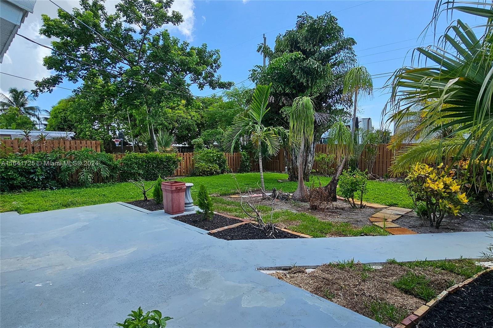 1702 Tropical Dr