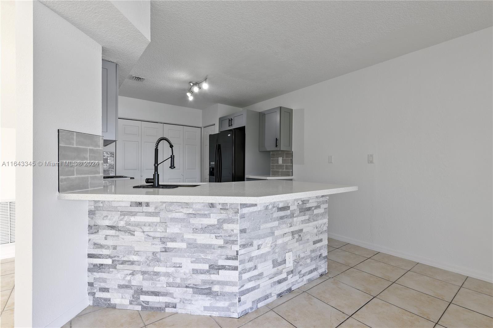 5465 SW 125th Ter