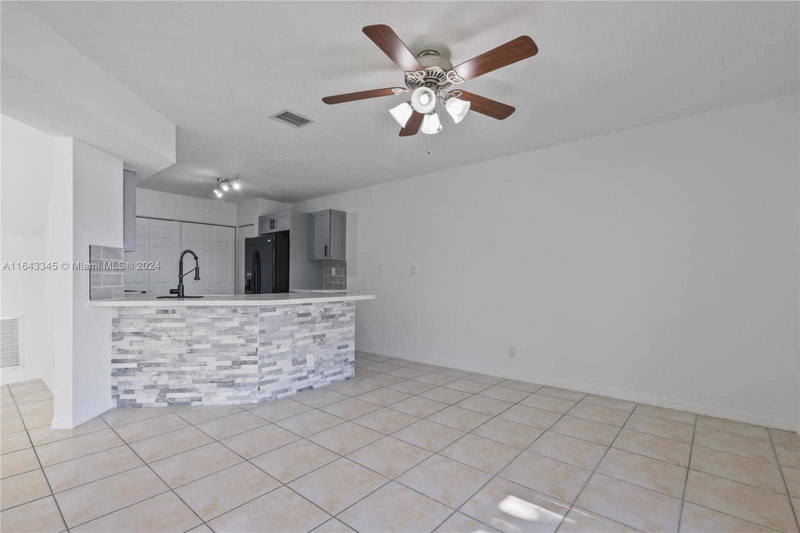 5465 SW 125th Ter