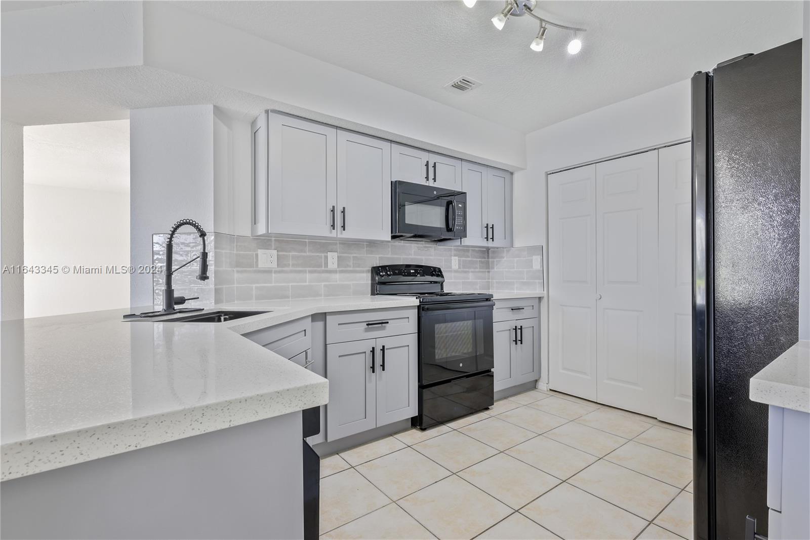 5465 SW 125th Ter