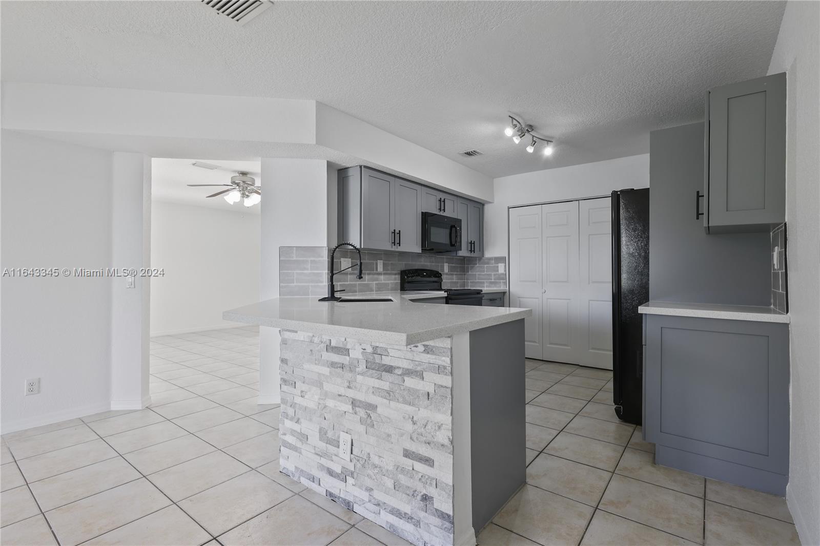 5465 SW 125th Ter