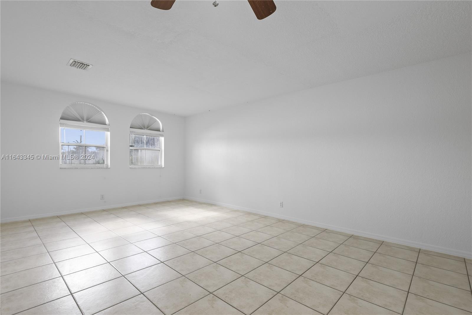 5465 SW 125th Ter