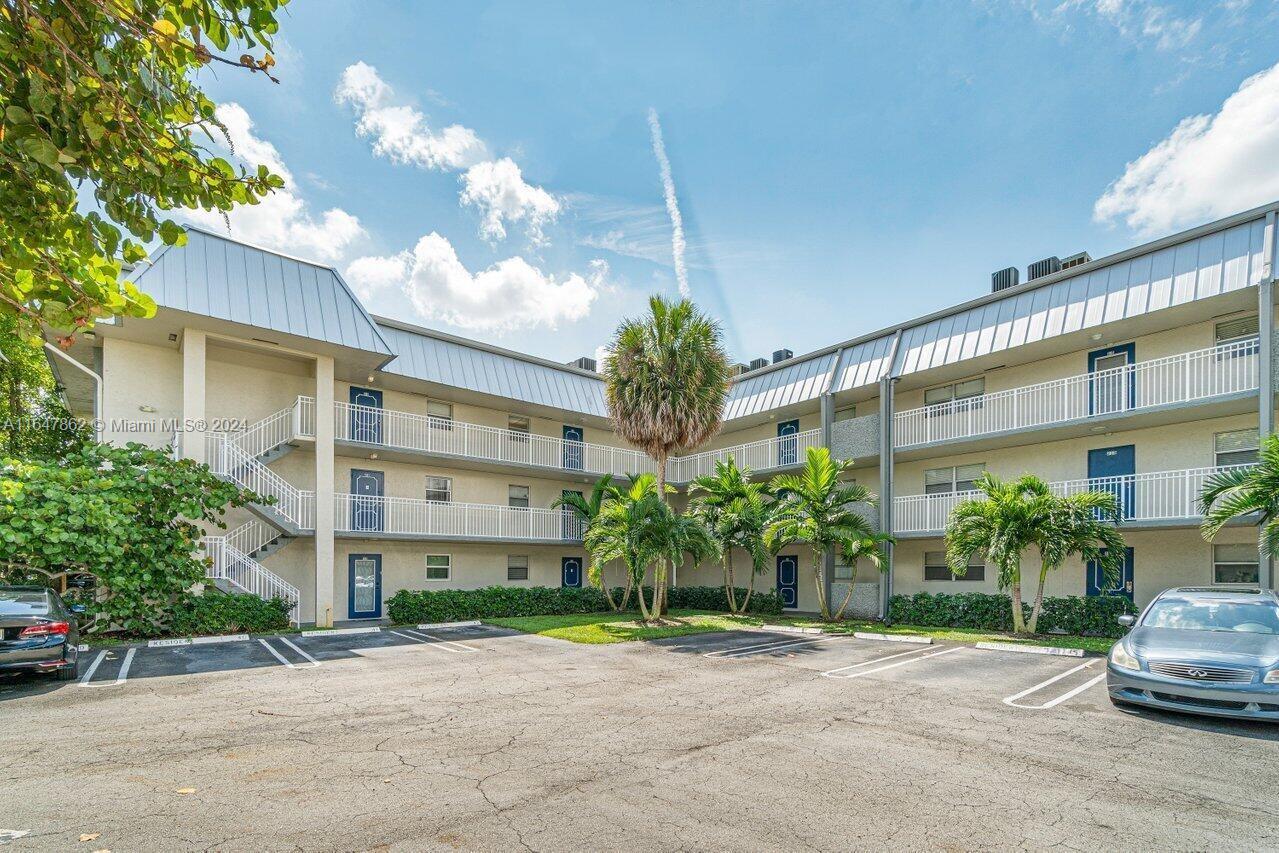 2960 Riverside Dr # 2 Unit: 220-2