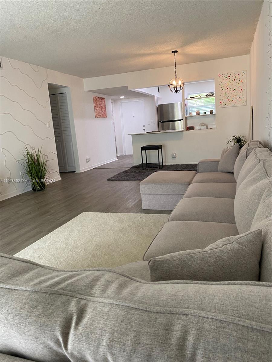 2960 Riverside Dr # 2 Unit: 220-2