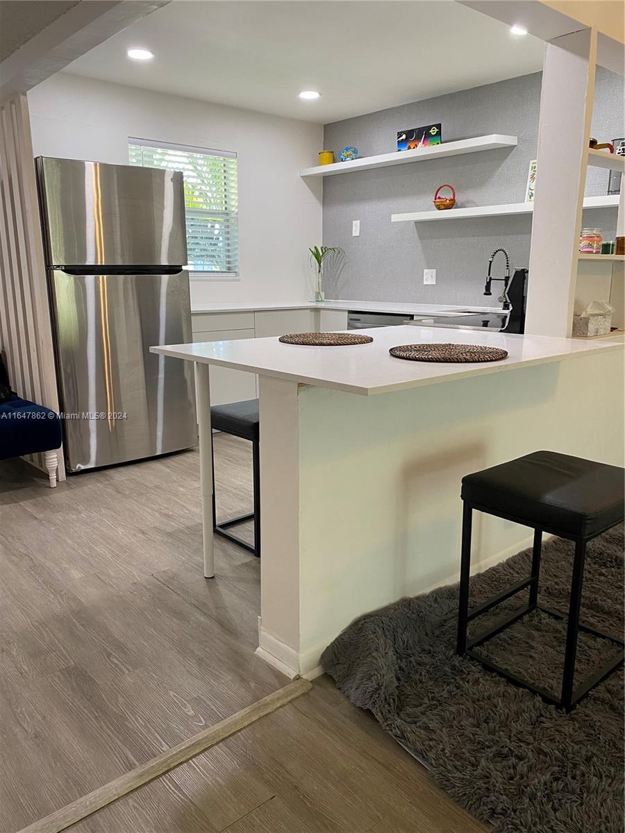 2960 Riverside Dr # 2 Unit: 220-2