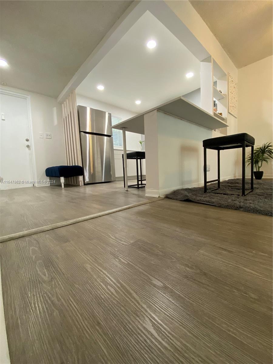 2960 Riverside Dr # 2 Unit: 220-2