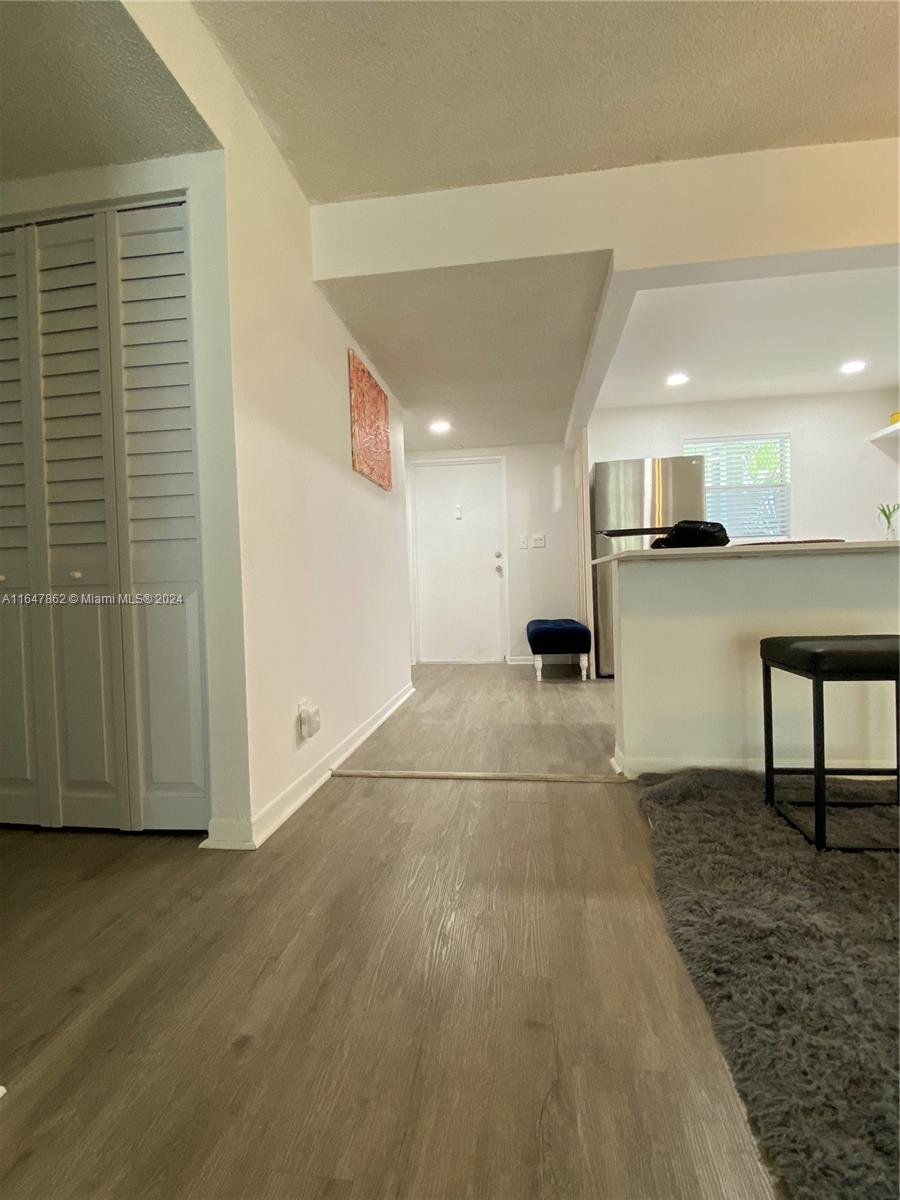2960 Riverside Dr # 2 Unit: 220-2