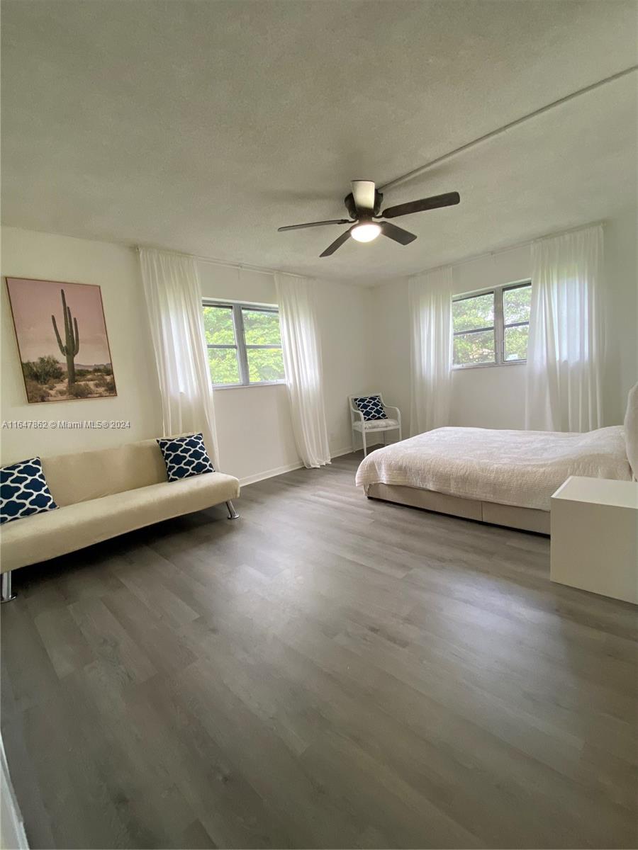 2960 Riverside Dr # 2 Unit: 220-2
