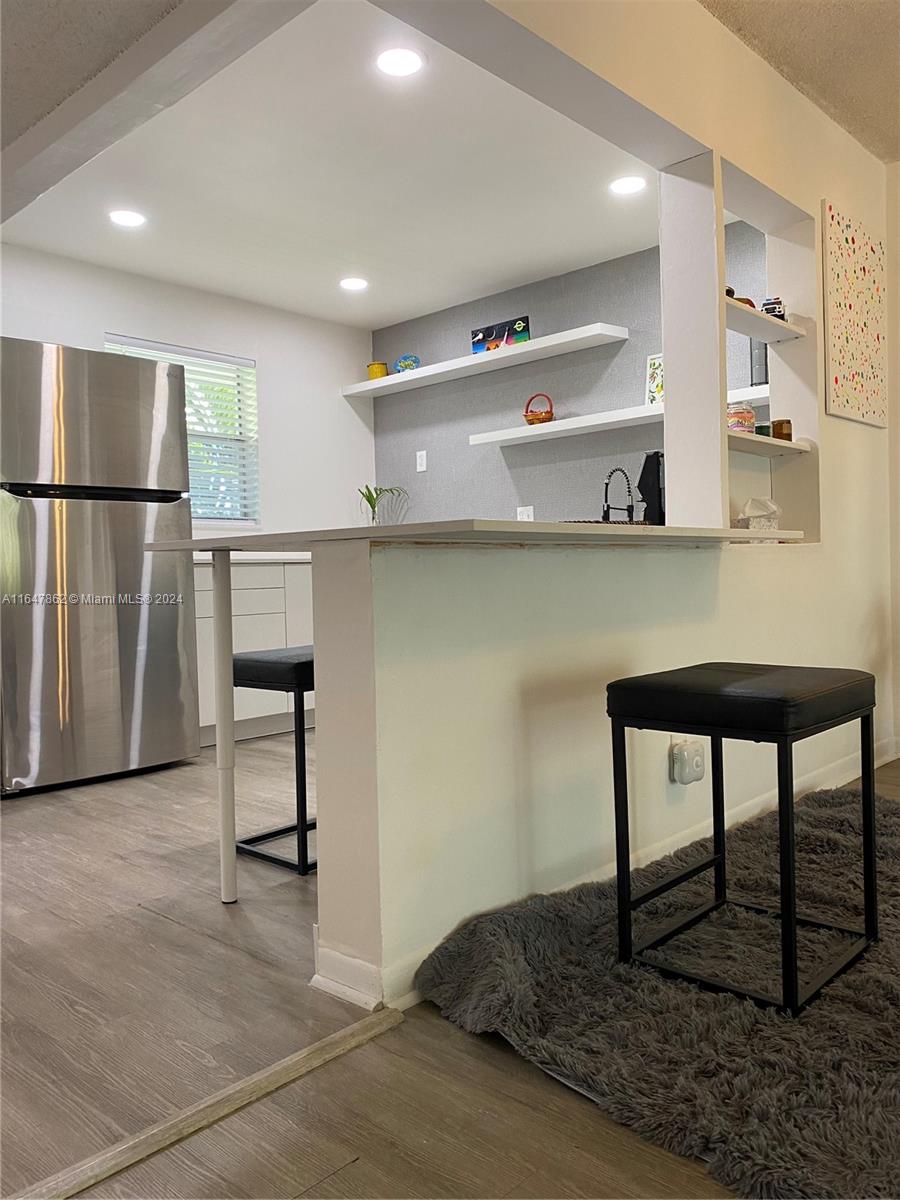 2960 Riverside Dr # 2 Unit: 220-2