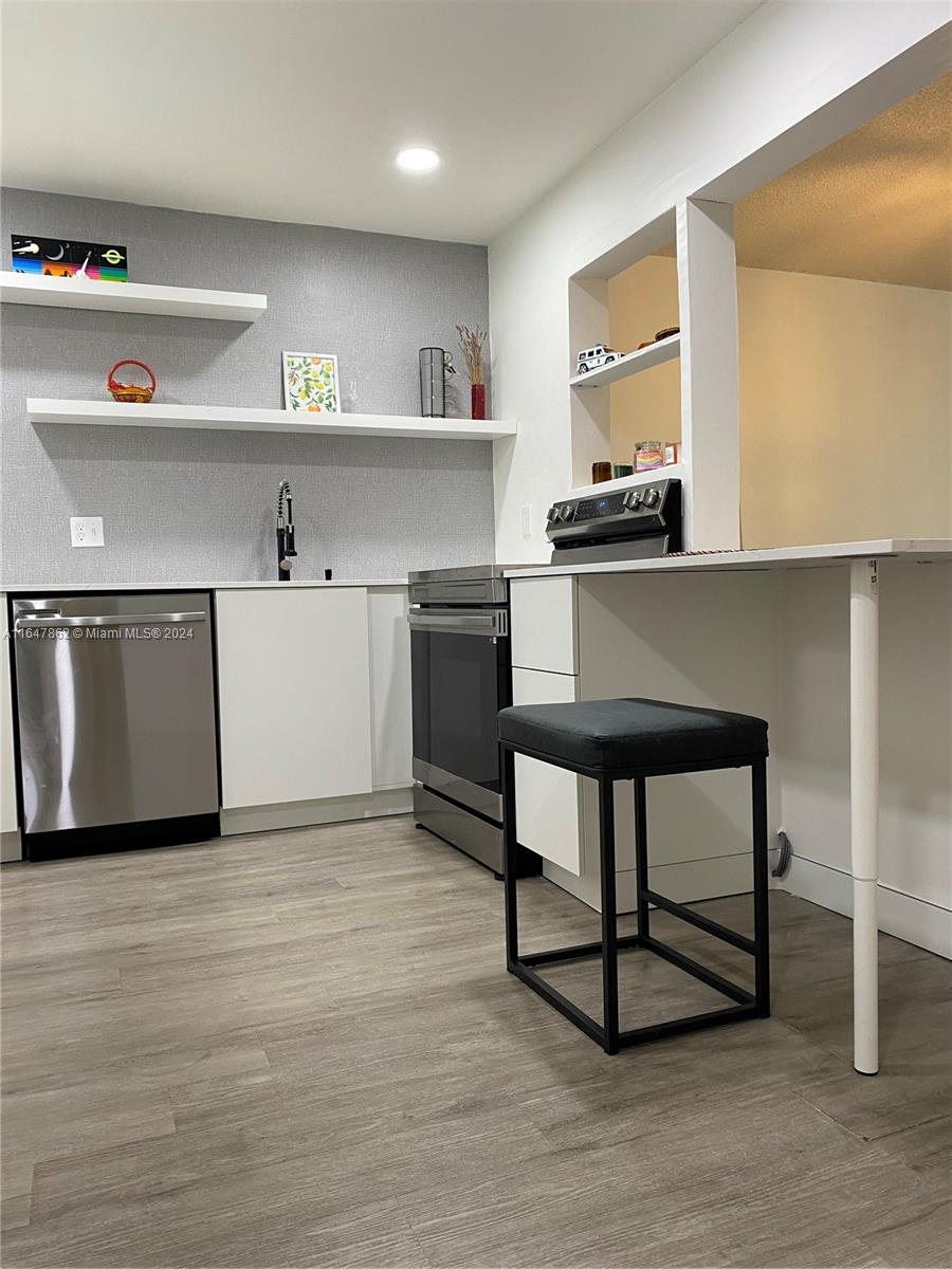 2960 Riverside Dr # 2 Unit: 220-2