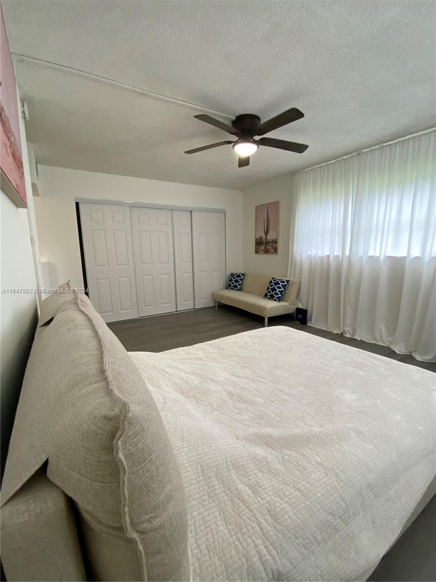 2960 Riverside Dr # 2 Unit: 220-2