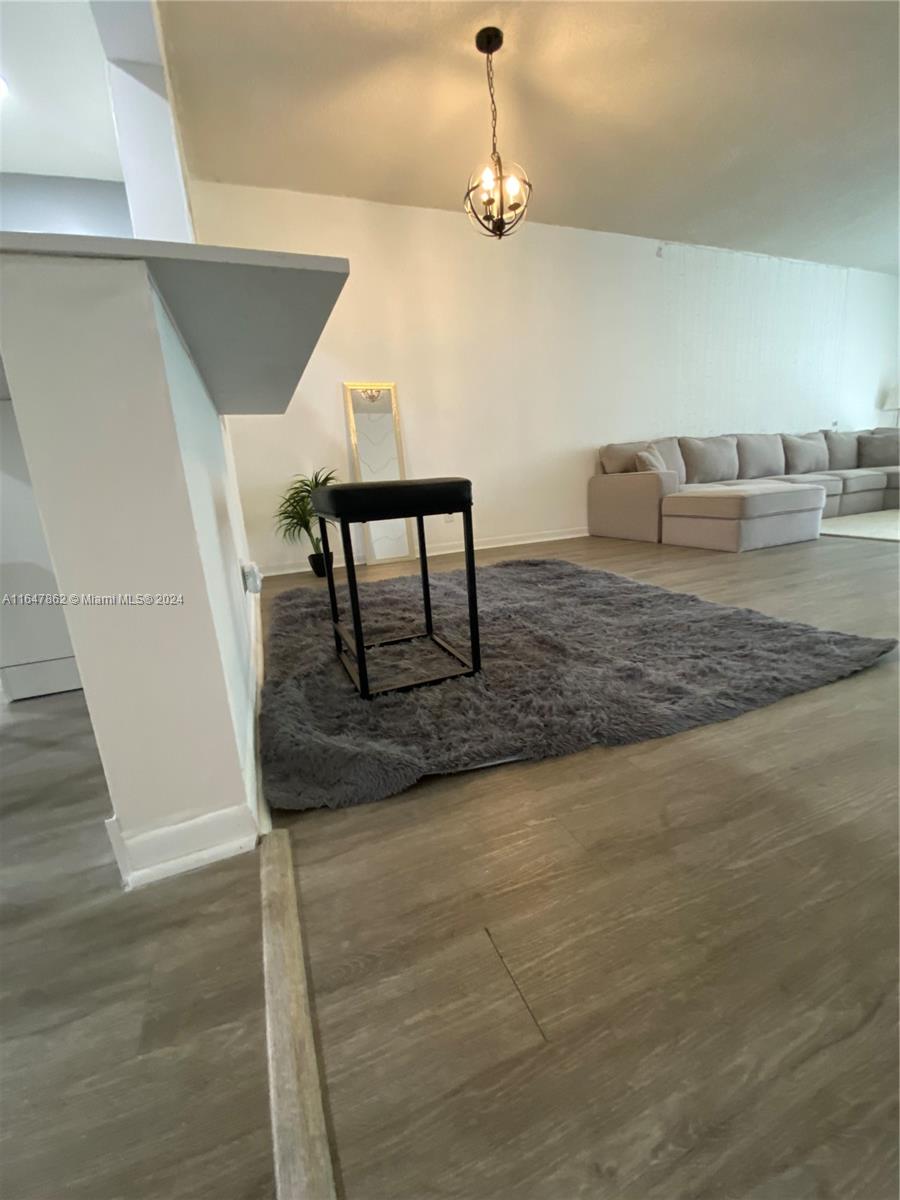 2960 Riverside Dr # 2 Unit: 220-2