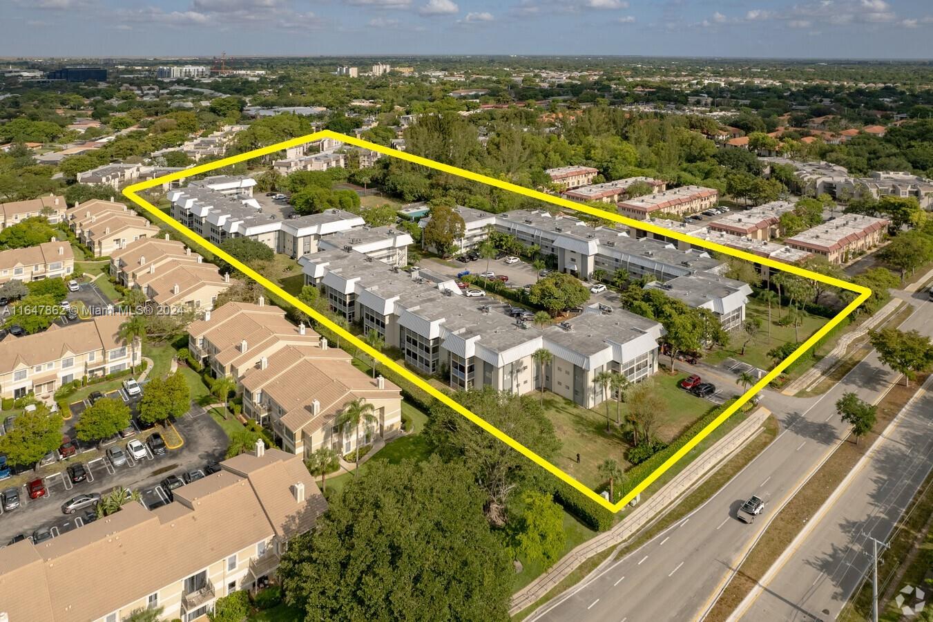 2960 Riverside Dr # 2 Unit: 220-2