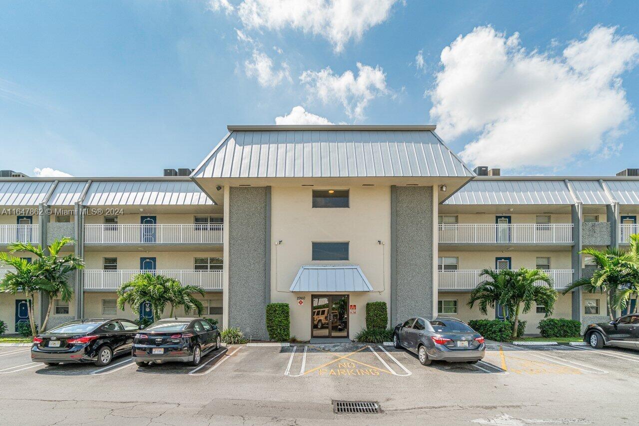 2960 Riverside Dr # 2 Unit: 220-2