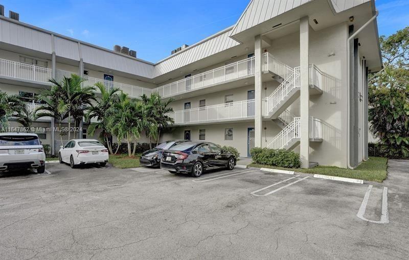 2960 Riverside Dr # 2 Unit: 220-2
