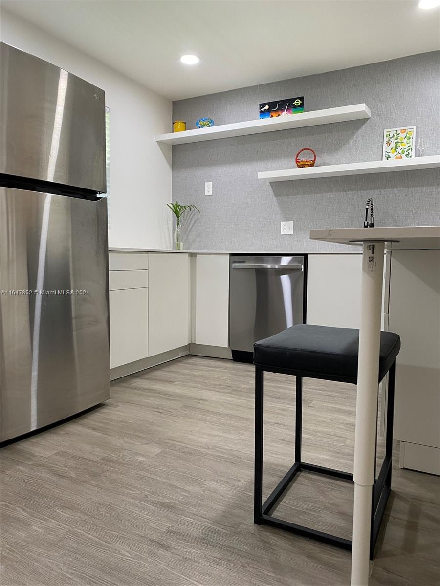 2960 Riverside Dr # 2 Unit: 220-2