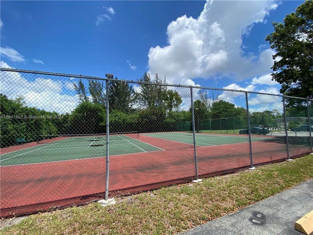 2960 Riverside Dr # 2 Unit: 220-2