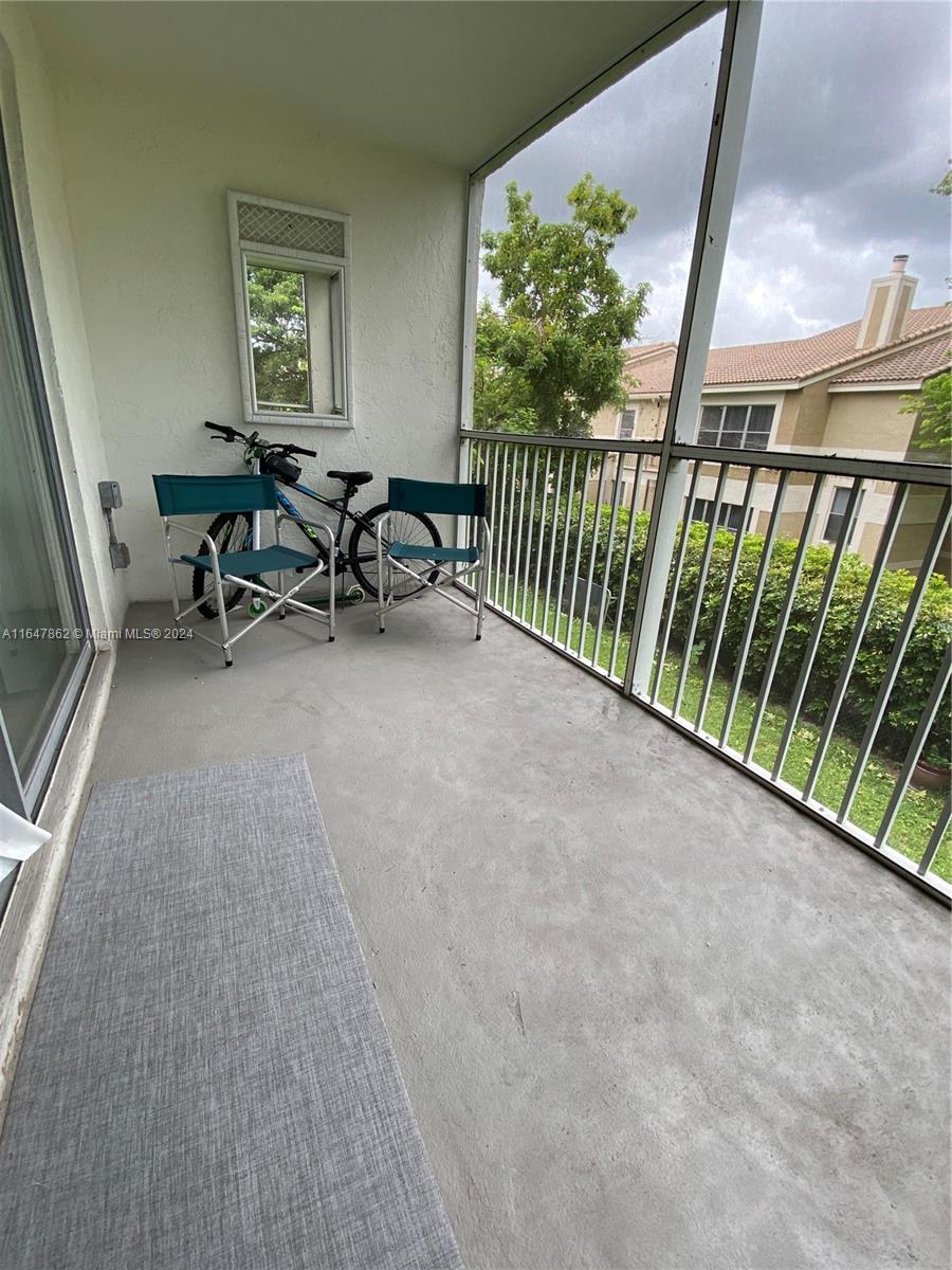 2960 Riverside Dr # 2 Unit: 220-2