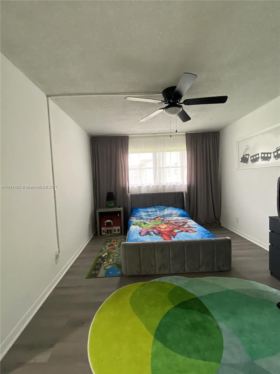 2960 Riverside Dr # 2 Unit: 220-2